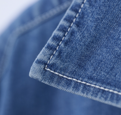 シャツの襟元のステッチ